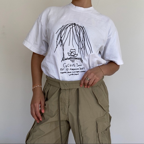 Travis Scott The Utopia Issue Tee
Worn only twice:)
Size mideum🖤 - Picture 11 of 12